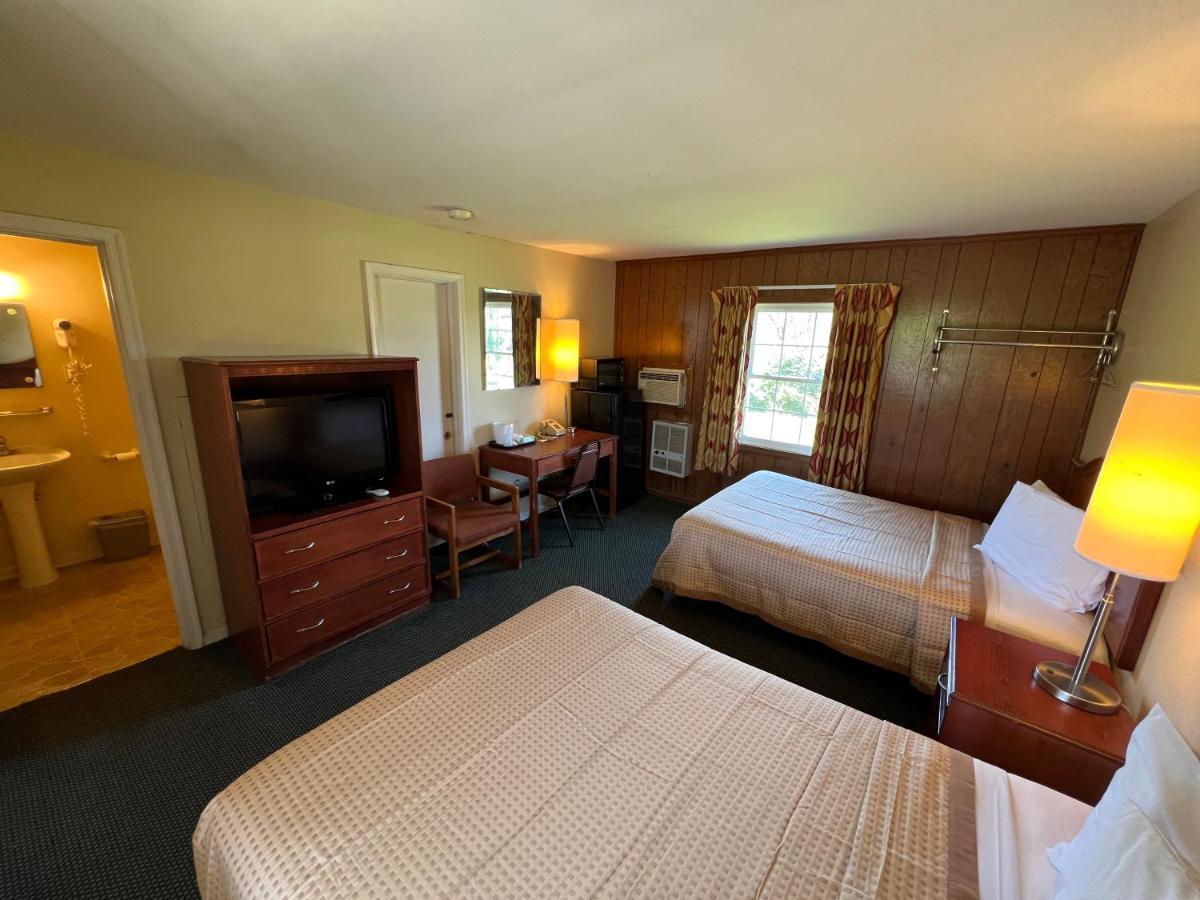 Relax Inn By Oyo Natural Bridge I-81 Exterior photo