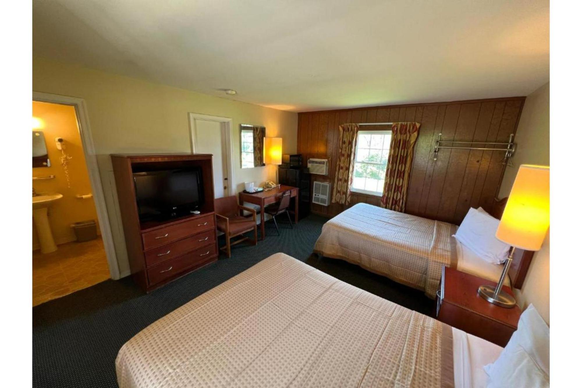 Relax Inn By Oyo Natural Bridge I-81 Exterior photo