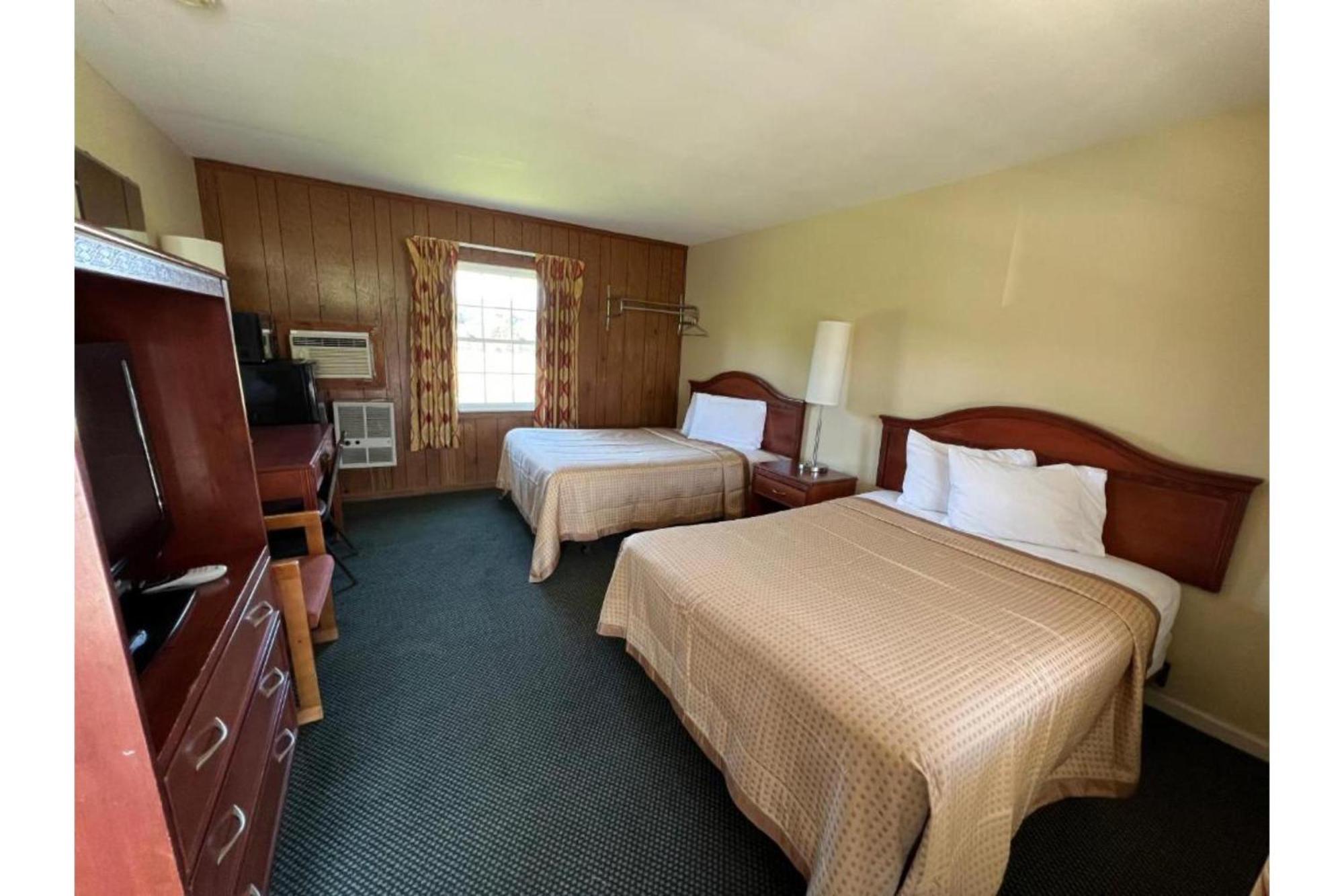 Relax Inn By Oyo Natural Bridge I-81 Exterior photo