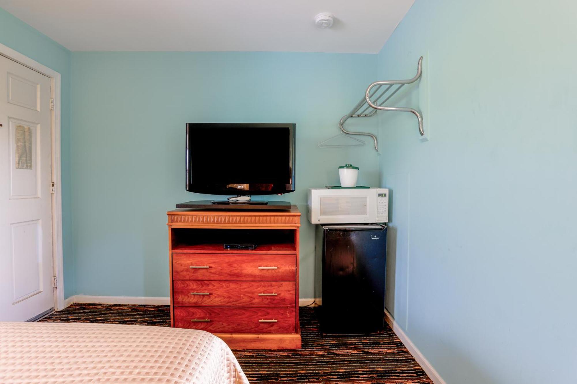 Relax Inn By Oyo Natural Bridge I-81 Exterior photo