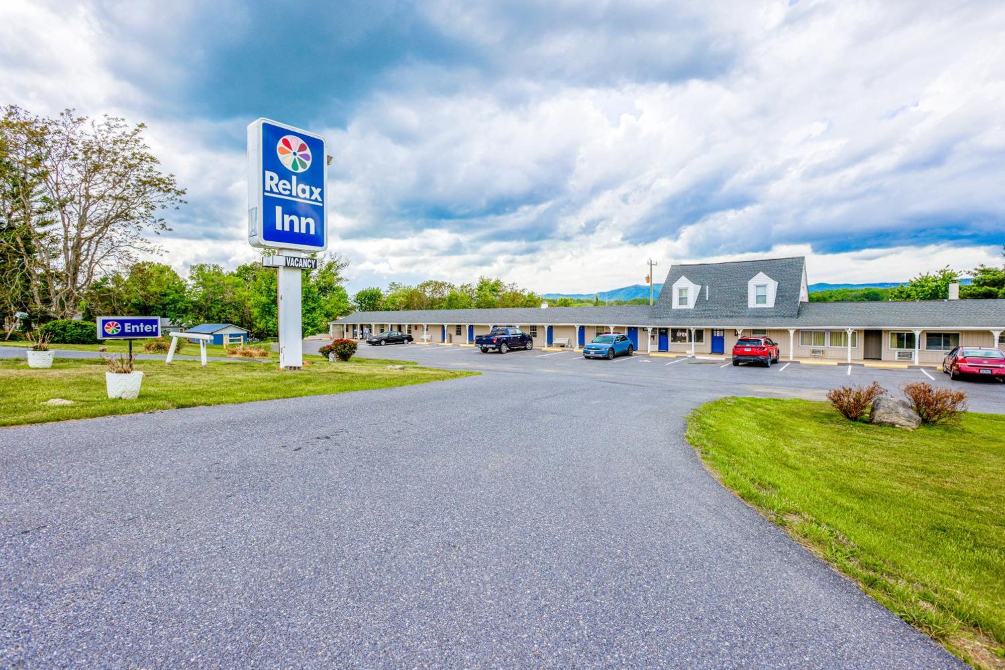 Relax Inn By Oyo Natural Bridge I-81 Exterior photo