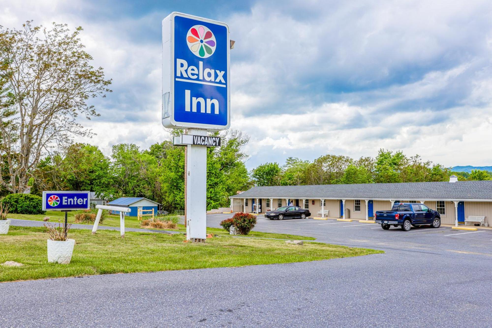Relax Inn By Oyo Natural Bridge I-81 Exterior photo